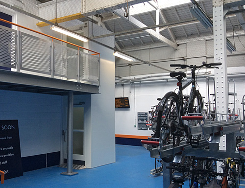 Cycle hub platform lift